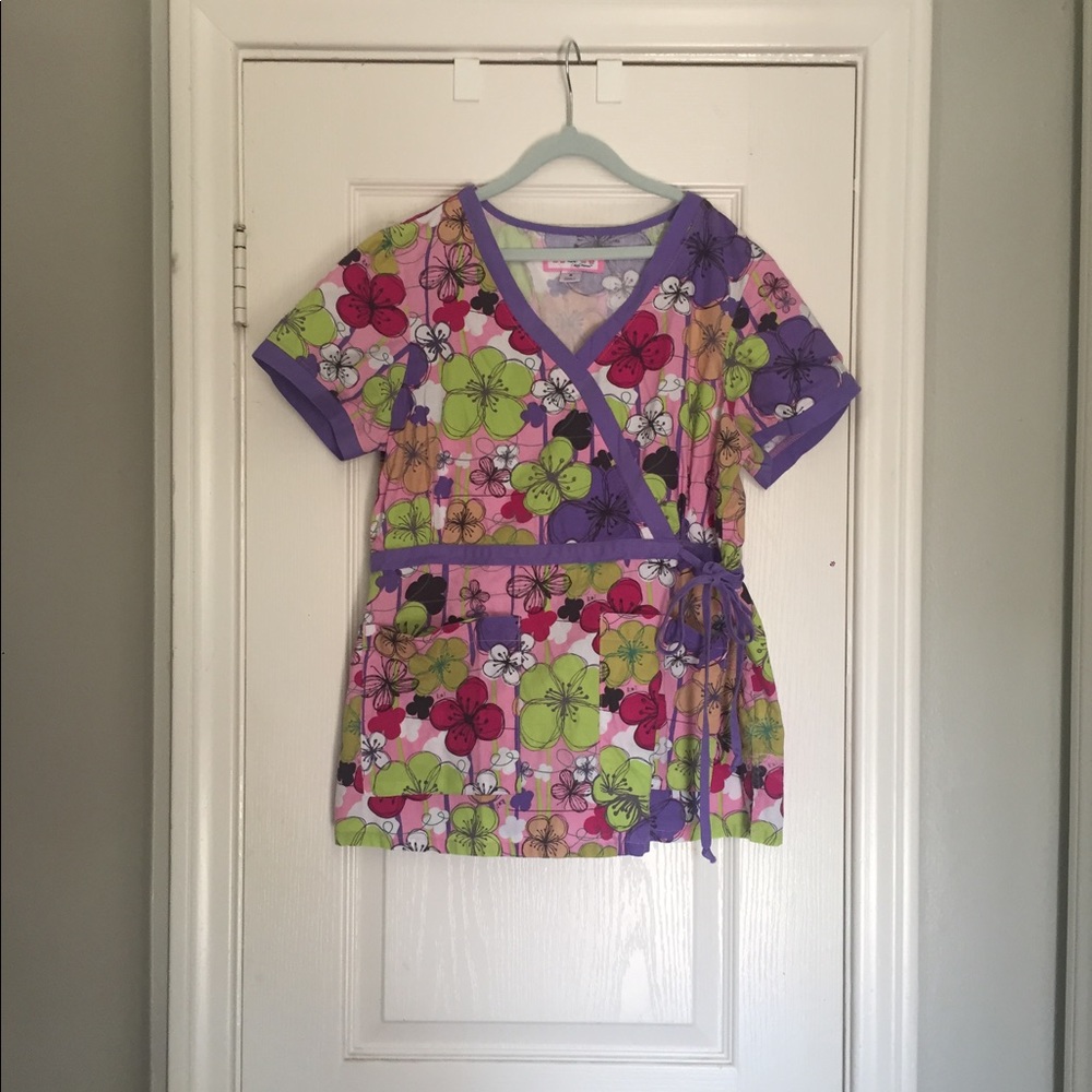 Women’s colorful floral design koi scrub top